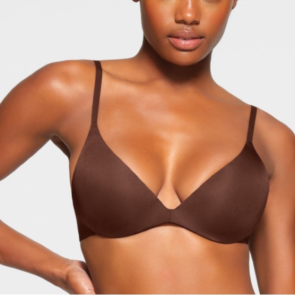 NWT Skims wireless form push-up bra - Size 34D